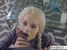 Elsa Jean286na gif