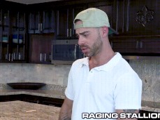 Drake Masters seduces delivery guy Lindo 0009 2 gif