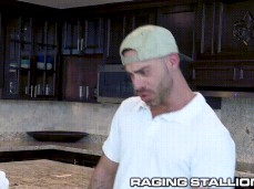 Drake seduces delivery guy 0006 1 split second gif