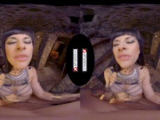 Vr mummy 1 gif