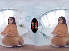 VR latina bbw gif