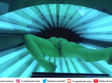 solarium legs feet gif