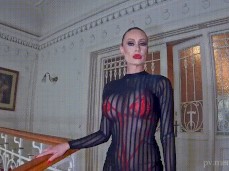 Madame M gif