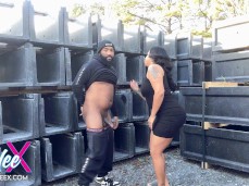 EBONY MILF IN PUBLIC gif