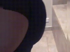 Jesi gala Culona latina bajandose el pantalon gif