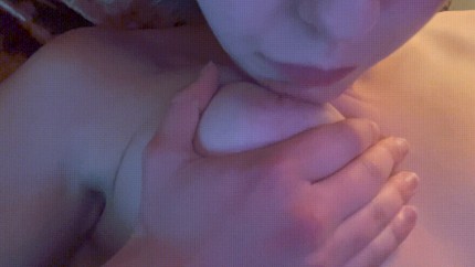 chupando sus tetas
